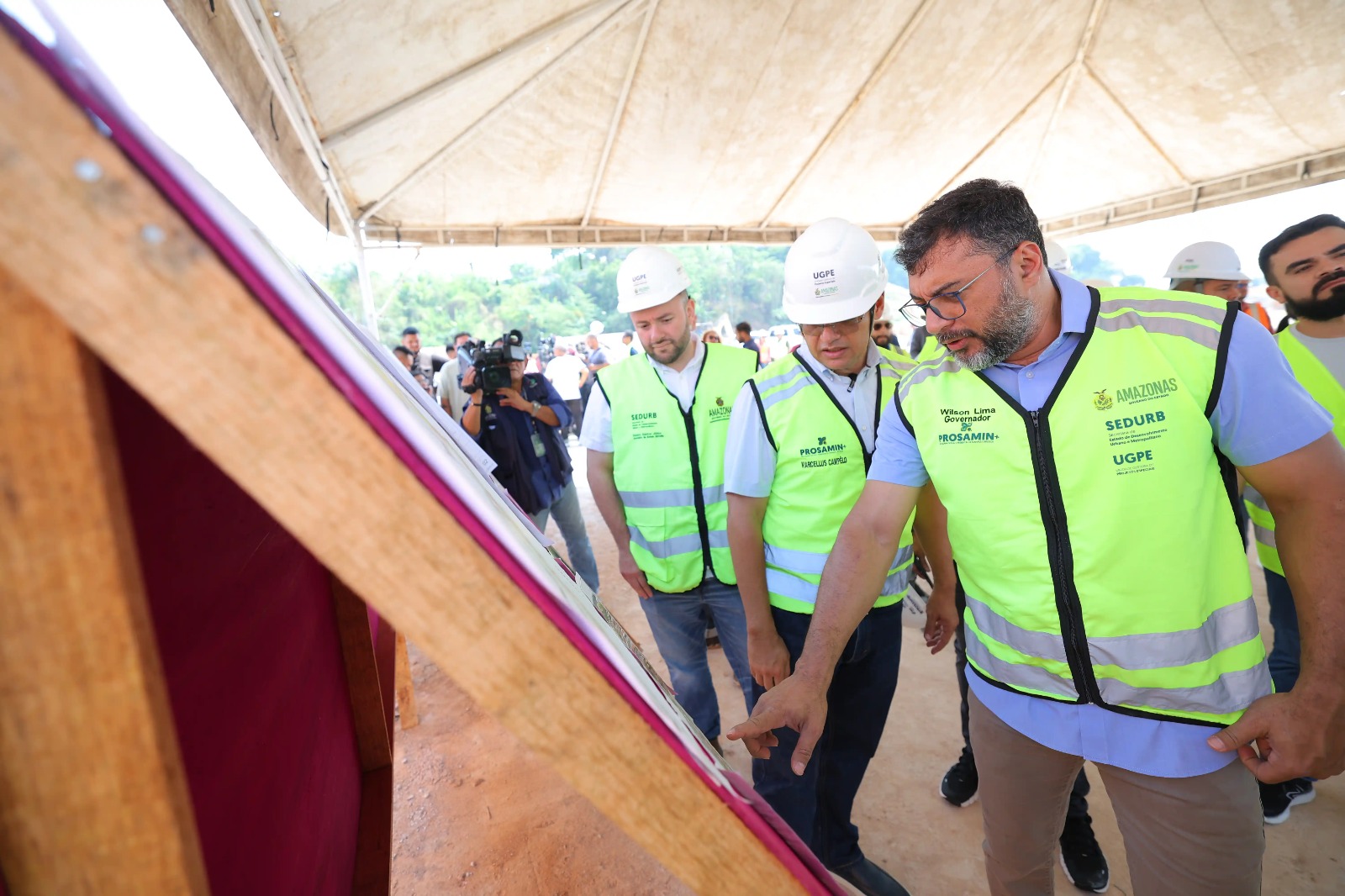 Governador Wilson Lima realiza nova vistoria em obras do conjunto habitacional da Sharp